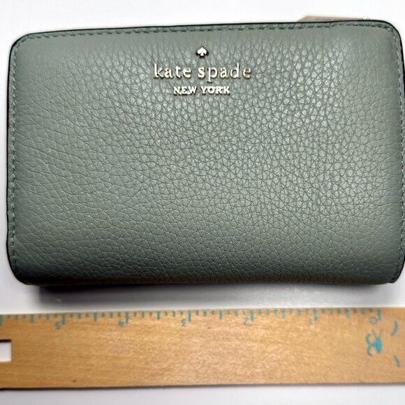 Kate Spade Lena Medium Leather Bifold Wallet in Green (Light Mint) - Picture 8 of 9